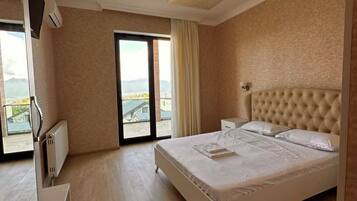 Luxury Double Room, Mountain View