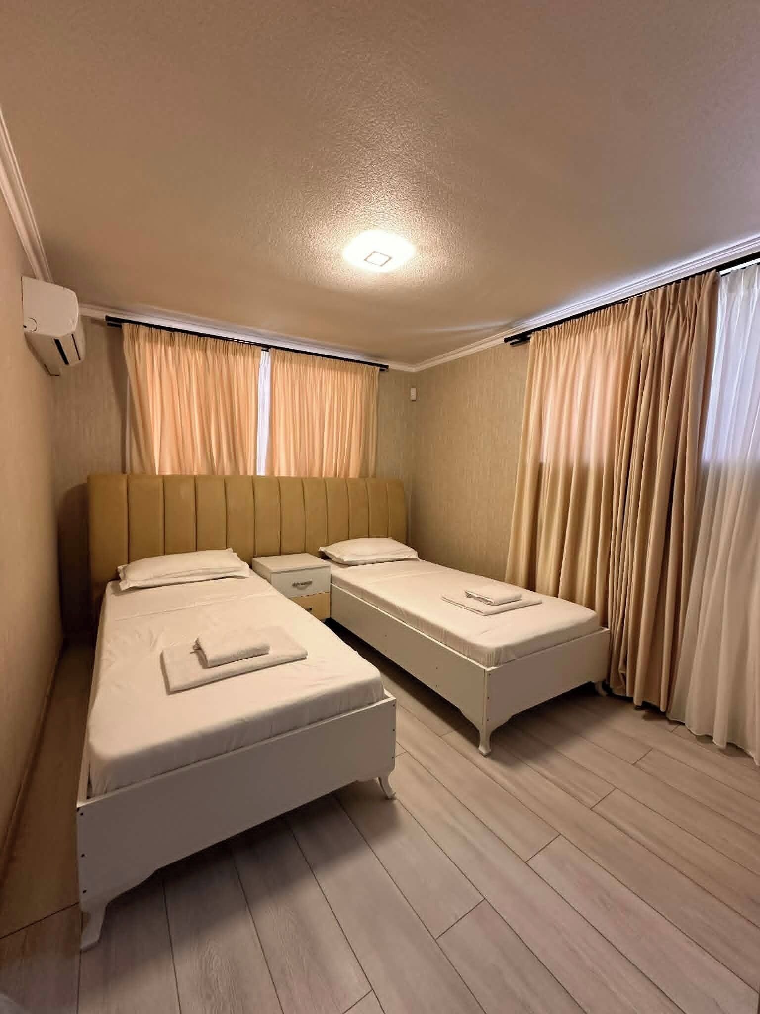 Habitación Confort con 1 cama doble o 2 individuales, vistas al jardín