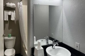 Bathroom - 2 Queen Beds|Nsmk,Micfridge (Little Rock AR)