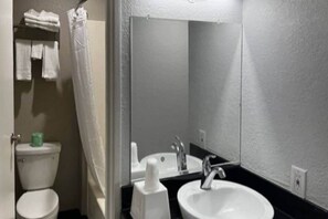 Bathroom - 2 Queen Beds|Smk,Micfridge (Little Rock AR)