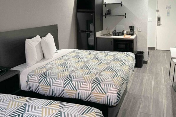 Room - 2 Queen Beds|Smk,Micfridge (Little Rock AR)