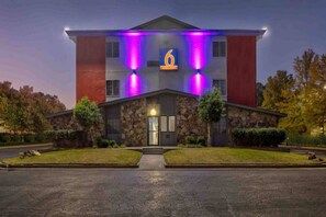 Exterior - 1 King Bed | Non-Smoking, Micfridge (Little Rock AR)