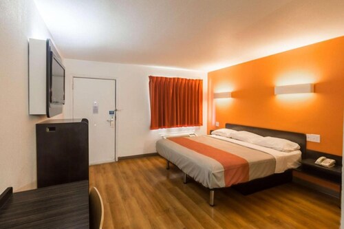 1 King Bed | Mobility Accessible Tub, Nsmk