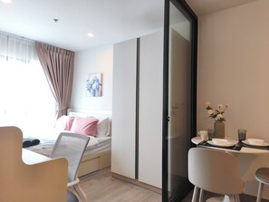1 dormitorio, tabla de planchar con plancha, wifi gratis y ropa de cama