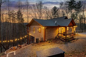 Exterior - Mountain Views - Fire Pit & Sauna (Blue Ridge)