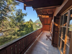 Property grounds - Apartment Gigi 100 m², 2-6 persons, living room, 3 bedrooms, kitchen, 2x bathroom, WLAN (Unterwössen)