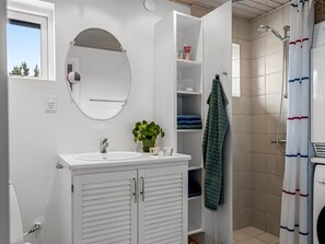 Bathroom - "Thorgny" - 1km from the sea by Interhome (Pandrup)