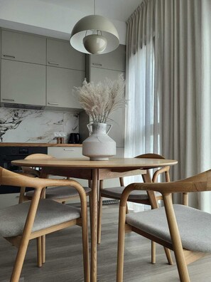 Deluxe Apartment | Dining - Sol Marina- Przystań by Grand Apartments (Wiślinka)
