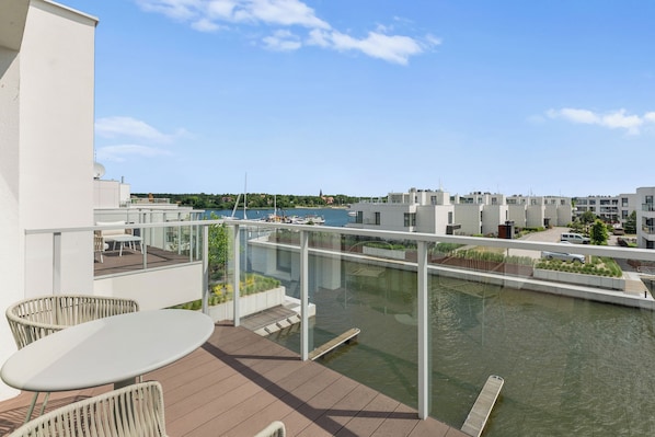 Deluxe Apartment | Terrace/patio - Sol Marina- Przystań by Grand Apartments (Pruszcz Gdanski)