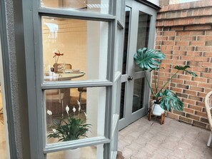 Outdoor dining - Slow Haus Tanunda (Tanunda)