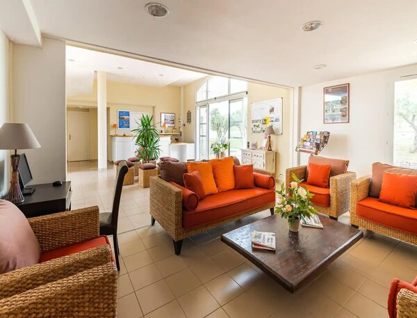 Duplex Apartment Near Maussane-les-alpilles - Paradou