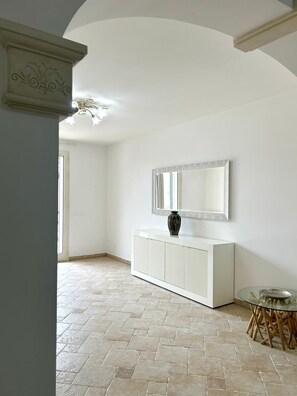 Interior - Enjoy the relaxation and beauty of Salento in this spacious apartment. (Montesano Salentino)