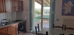 Private kitchen - "Sardinia at Its Best" Ocean Views & Sunsets – A Haven of Peace Near Bosa (Tresnuraghes)