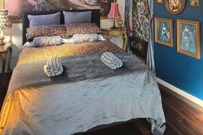 Iron/ironing board, WiFi, bed sheets - Boutique Church Apartment in Robertson NSW (Robertson)