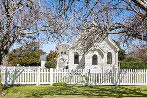 Exterior - Boutique Church Apartment in Robertson NSW (Robertson)