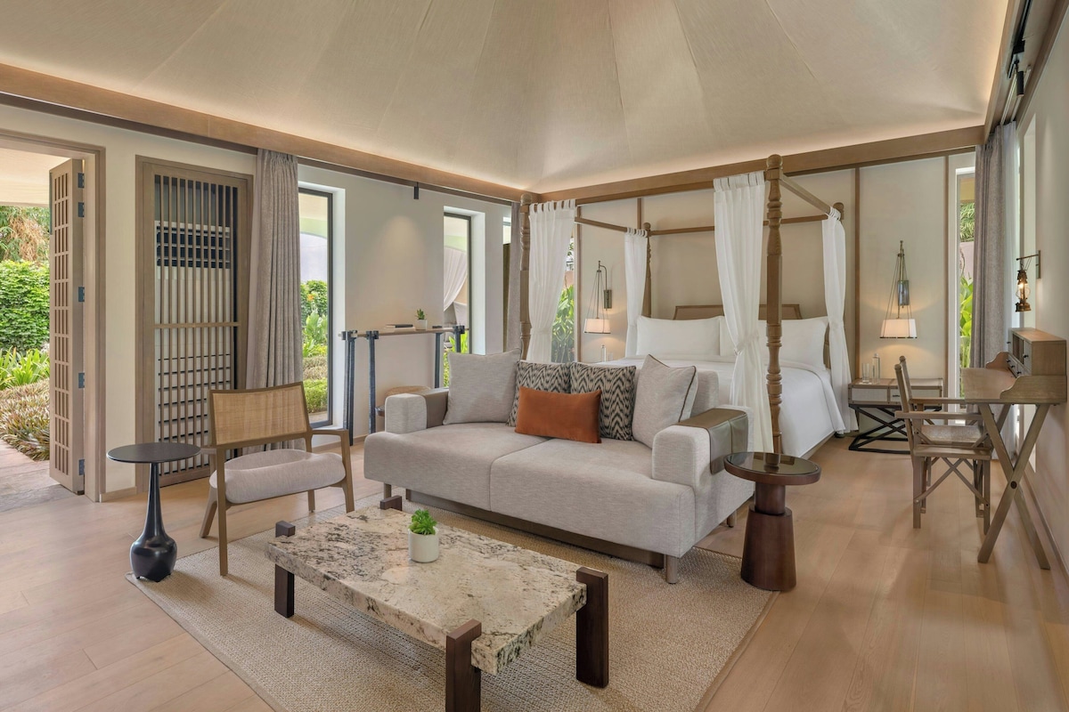 Ropa de cama hipoalergénica y minibar con artículos gratuitos 