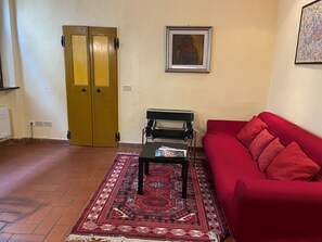 Living area - Vrbo Property (Firenze)