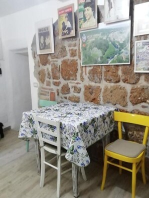 Dining - Vrbo Property (Sutri)
