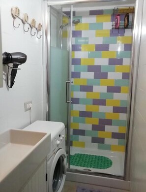 Bathroom - Vrbo Property (Sutri)