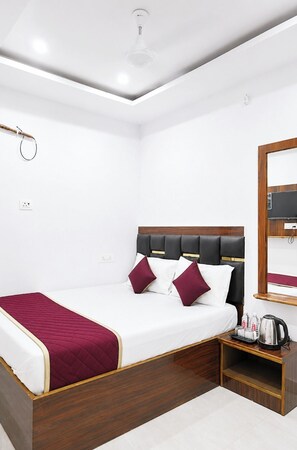 Deluxe Double Room, Air conditioning - Hotel S Heritage Palace  (Varanasi)