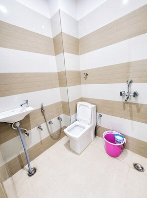 Deluxe Double Room, Air conditioning | Bathroom - Hotel S Heritage Palace  (Varanasi)