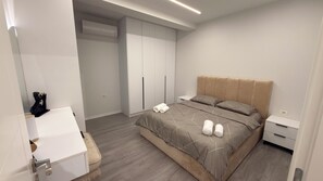 Basic Apartment, 1 Bedroom, Balcony | Soundproofing, iron/ironing board, free WiFi, bed sheets - Arjola Cozy Stay (Korçë)