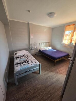 Triple Room | Free WiFi - Hôtel Le Bel Air (Decize)