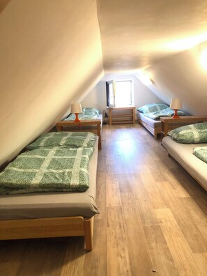 Room - Vrbo Property (Dresden)