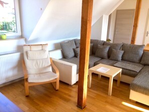 Living area - House in the countryside (Dresden)