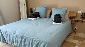 1 bedroom, iron/ironing board, free WiFi, bed sheets