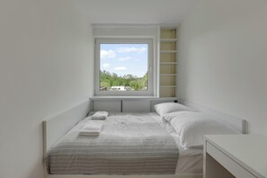 Apartamento luxo, vista para o mar | Ferros/tábuas de passar roupa, Wi-Fi de cortesia