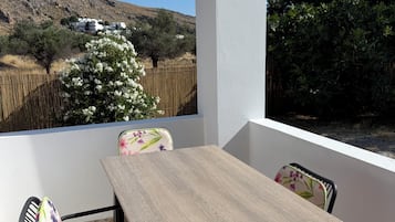 House | Outdoor dining