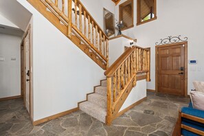 Interior - The Summit House - Luxury Mountain Retreat (Shaver Lake)