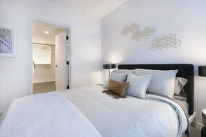 Iron/ironing board, Internet, bed sheets