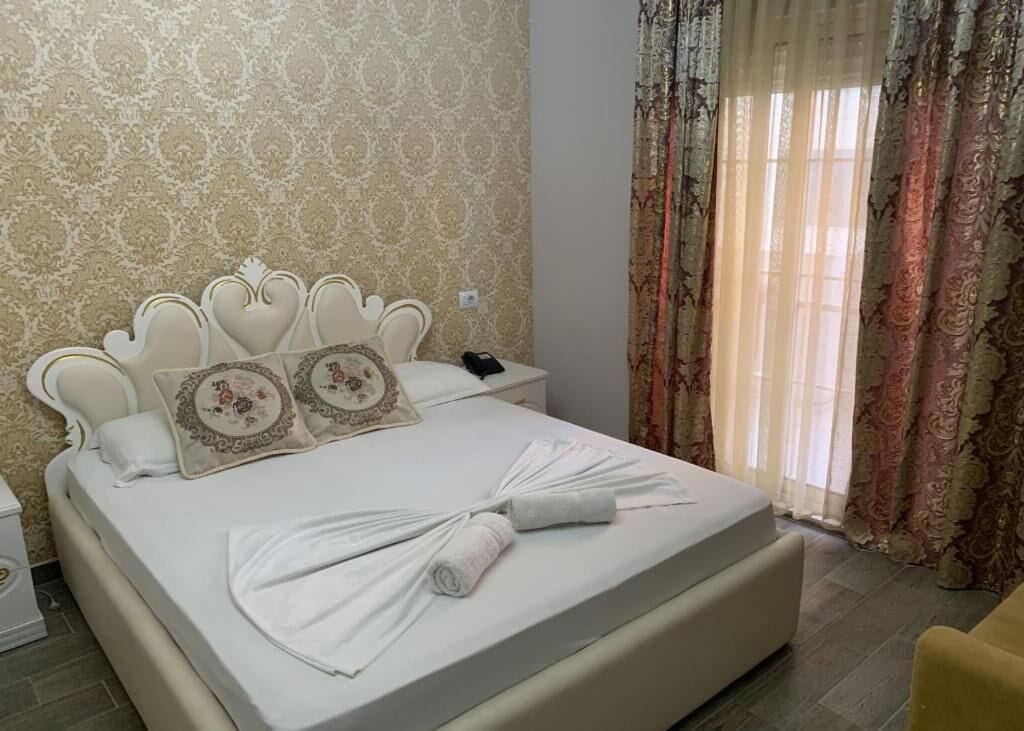 Deluxe Room, Balcony, City View