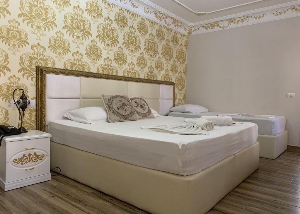 Dreibettzimmer, Balkon, Stadtblick | Kostenloses WLAN