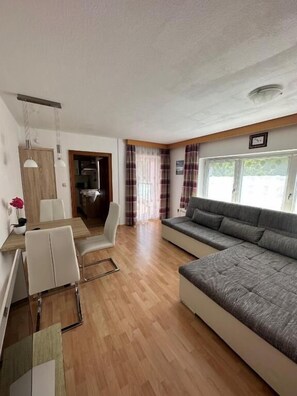 Apartment, Garden View | Ruang tamu