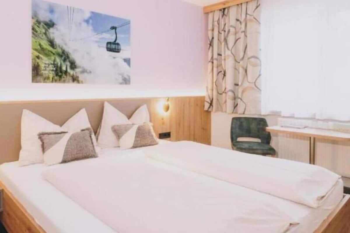 Double Room, Balcony, Mountain View | Blackout drapes, free WiFi