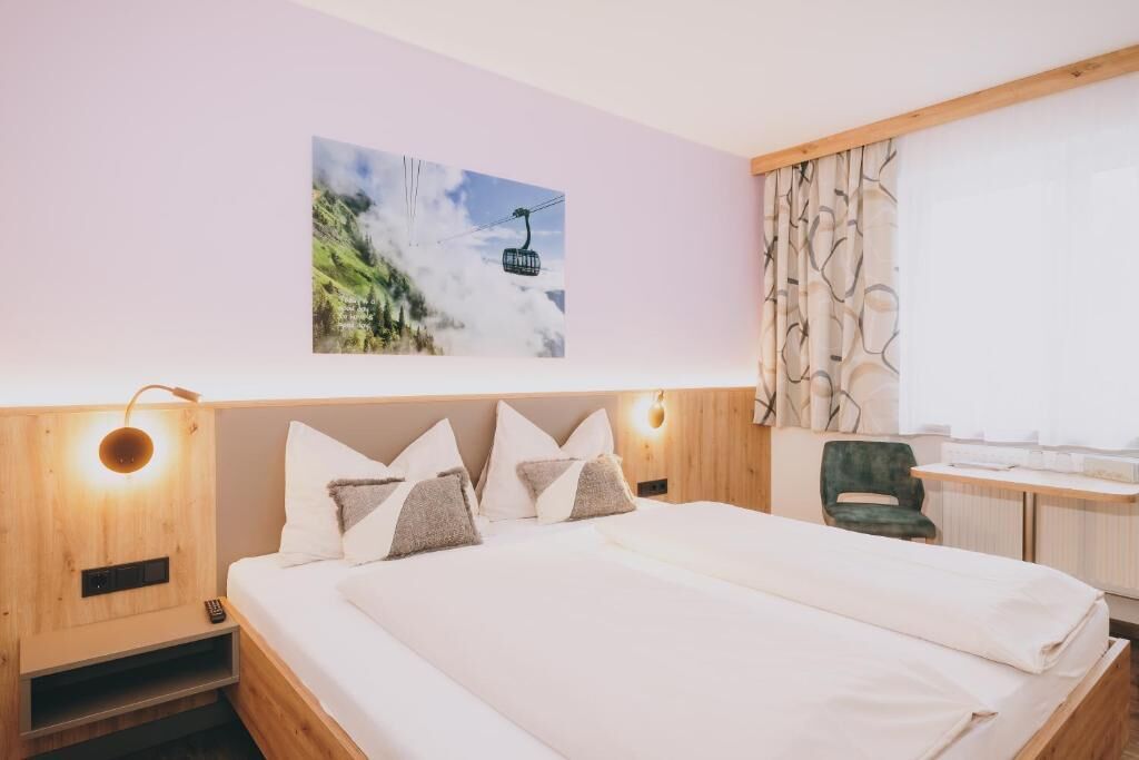 Double Room, Mountain View