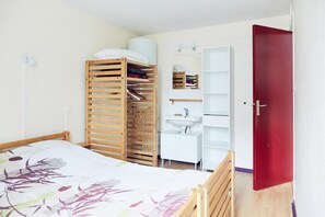 Iron/ironing board