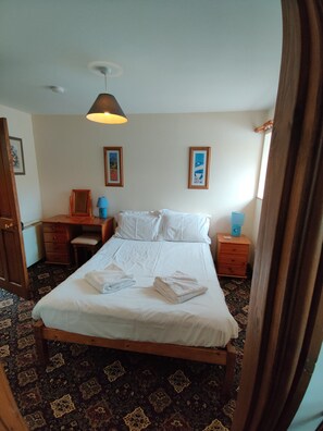 Room - Wheelhouse Cottage, 3 Bedroom Property, Sleeps 6 (Robin Hood's Bay)