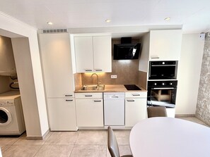 Private kitchen - Vrbo Property (Montmédy)