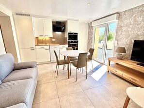 Living area - Vrbo Property (Montmédy)