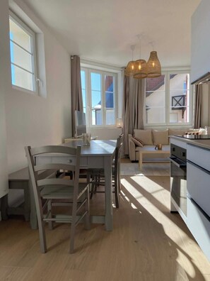 Interior - Villa Christiane, Sunset Suites, Ocean View and Balcony (Quend)