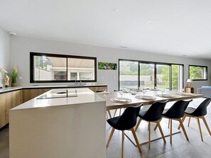 Interior - Contemporary villa with pool and mountain view (Villelongue-Dels-Monts)