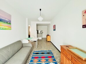 TV - Cozy central apartment - 4 guests (Roses)