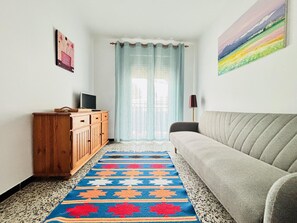 TV - Cozy central apartment - 4 guests (Roses)