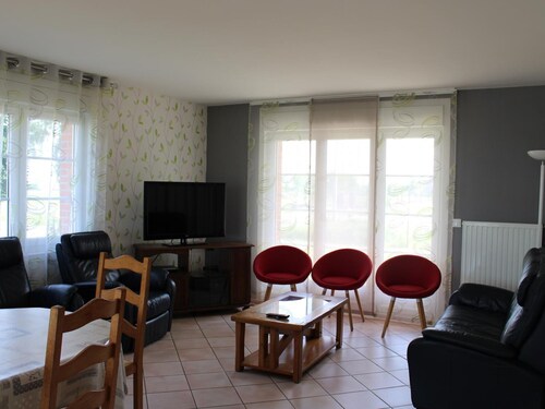 Spacious house with garden on farm - 12 guests