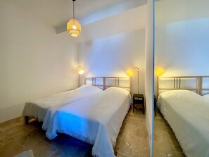 Room - Apartment with lagoon view - 4 guests (Bouzigues)