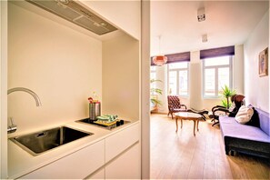 Classic Apartment, 2 Bedrooms | Private kitchen | Fridge, microwave, stovetop, coffee/tea maker - 2-bedroom Apartment in Antwerp Centre (Antwerp)